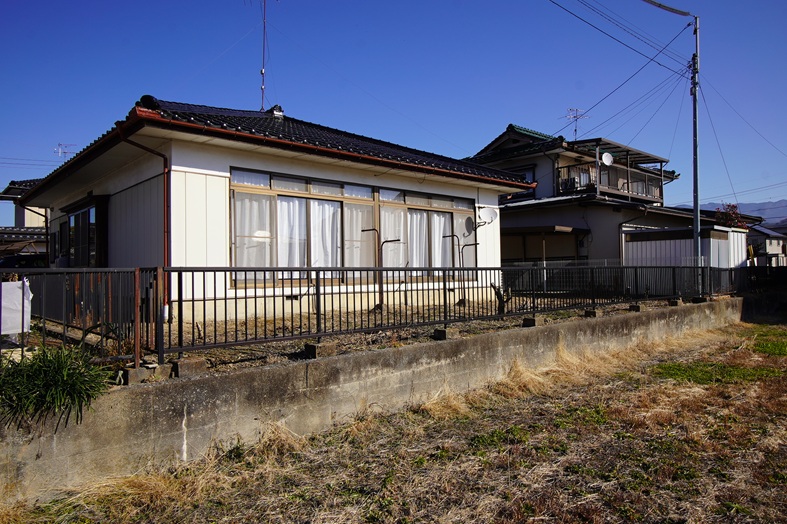 飯田市毛賀中古住宅外観写真